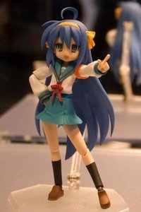 Фигурка Конаты, косплеющая Харухи ^.^