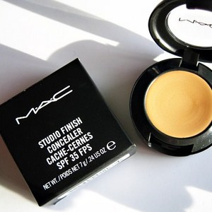 MAC studio finish concealer nc 25