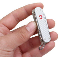 Нож Victorinox с пилочной для ногтей, клево если серый в смысле стальной