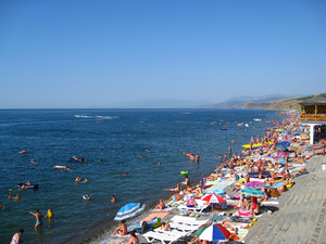 на море