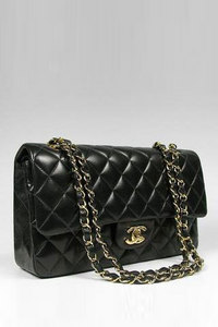 фетиш в виде кожы с цепочками  Chanel 2.55