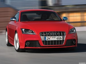 красненькую Audi TT Coupe