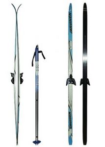 беговые лыжи с палками