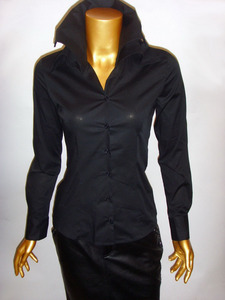 Черная рубашка с длинным рукавом