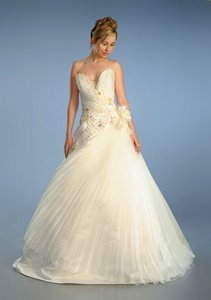 замуж и пышную свадьбу