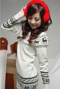 свитер с оленями (белый)