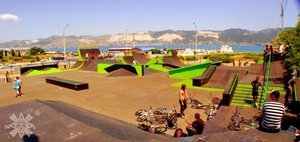 Skate plaza