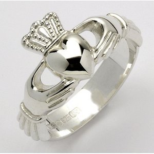 Кольцо Кладда (Claddagh Ring)