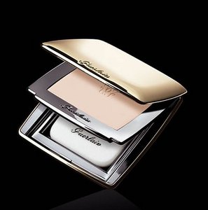 Compact Foundation with Crystal Pearls SPF 20