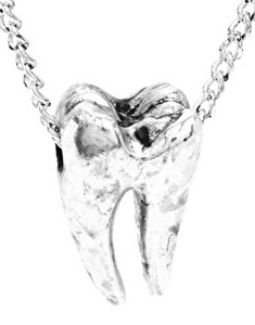 Tooth Long Pendant