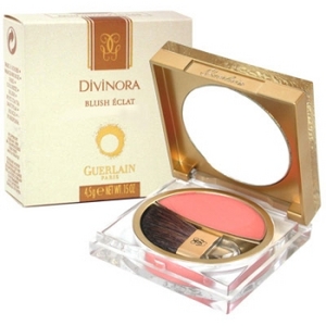 Divinora Radiant Blush 4.5g. от Guerlain цвет 525 beige plein vent