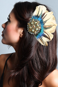 laura kranitz - women's mara hairclip (cream)