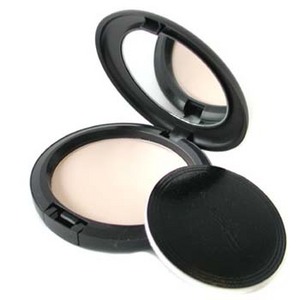 Select Sheer/Pressed Powder Прозрачная компактная пудра от MAC MAC