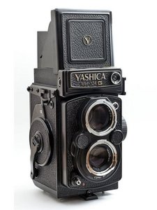 Yashica Mat 124