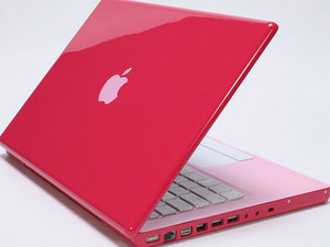 Macbook Pro pink