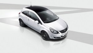 Opel Corsa: Black & white