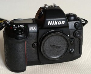 Nikon F100