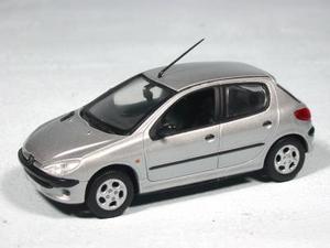 Модель 1:43 Peugeot 206