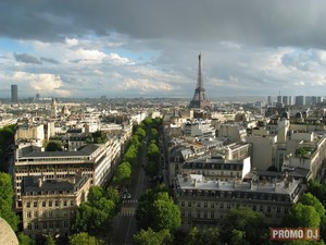 Побывать в Париже!=)