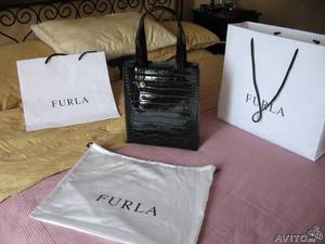 Продать сумку Furla Divide it