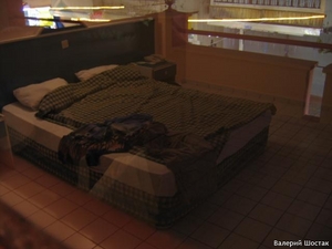 Кровать на балконе^^