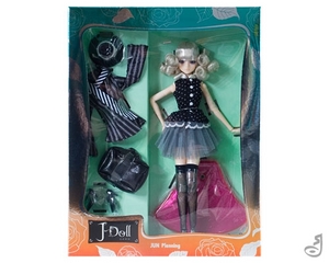 J-Doll — Via Monte Napoleone