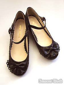 Heart Scallop Frill Shoes