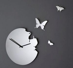 Часы с бабочками)