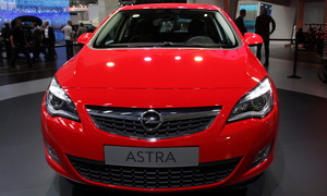 Opel Astra седан