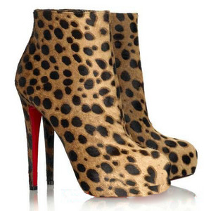 Christian Louboutin. Леопардовые ботильоны