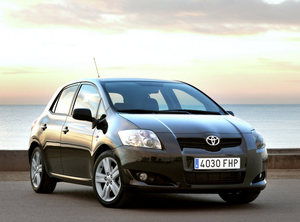 Toyota Auris хэтчбек 1.6 АКПП