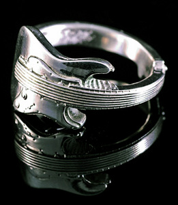 Guitar-ring