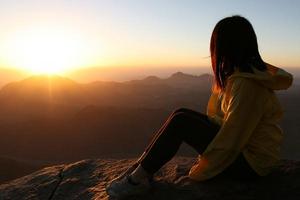 увидеть рассвет в горах