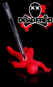 DEAD FRED - дикая подставка для карандаша