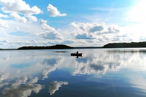 поехать на рыбалку с друзьями