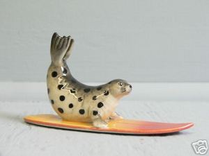 Harbor Seal on Surfboard Up