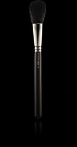 MAC  129 Powder / Blush Brush