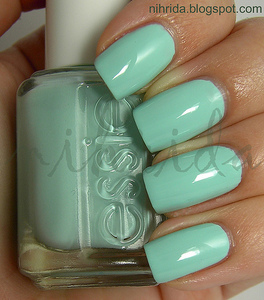 Essie  Mint Candy Apple