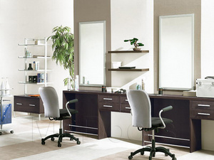 окончить курсы парикмахеров