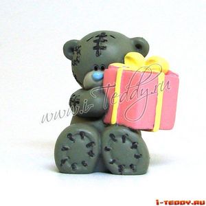Минифигурка 3,8 см - Мишка держит подарок (ME TO YOU)