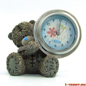Часы настольные - Мишка держит циферблат (ME TO YOU)