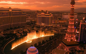 Bellagio Las Vegas Fountain Show at Night