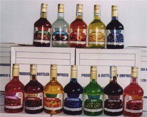 Разные ликеры для коктелей