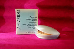 Shiseido Pureness Matifying Compact Oil-Free Foundation