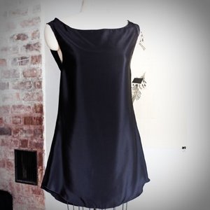 fine boatneck dress. Ledthread