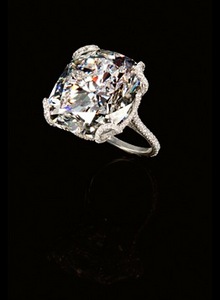 Leviev Cushion-сut Diamond Ring