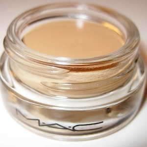 mac studio sculpt concealer