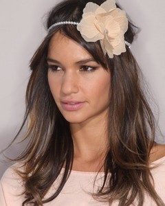 Женское украшение на голову ASOS Vintage Style Corsage Stretch Pearl Hairband