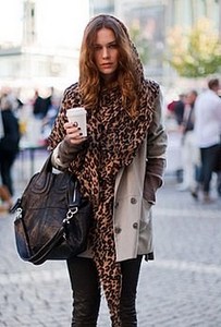Леопардовый платок Louis Vuitton