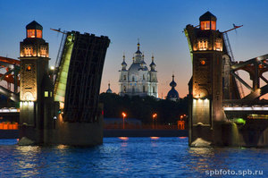 съездить в Санкт-Петербург